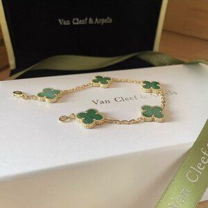 Van Cleef & Arpels Alhambra Malachite  Gold Bracelet